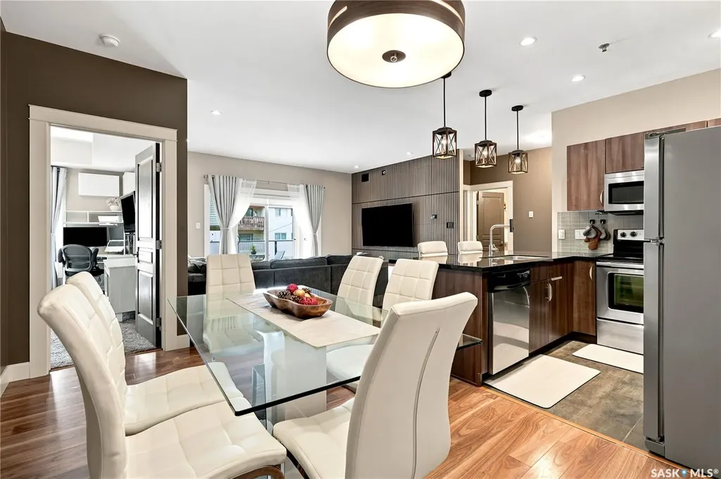 721 8th Street Saskatoon SK S7H 0R4