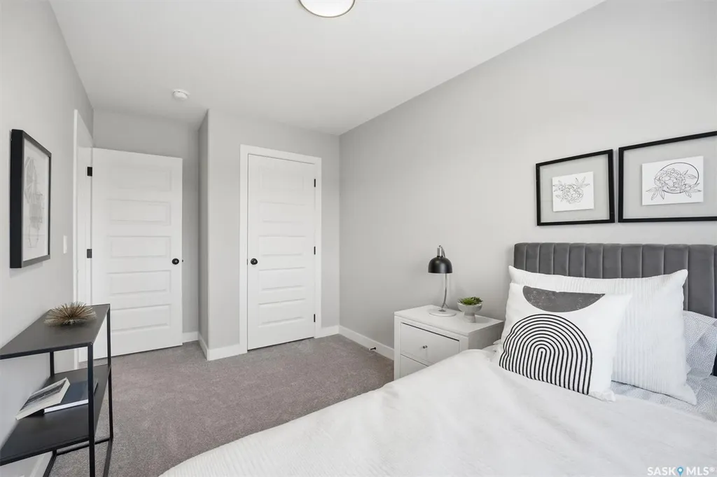 551 Cockcroft Court Saskatoon SK S7V 1Y8