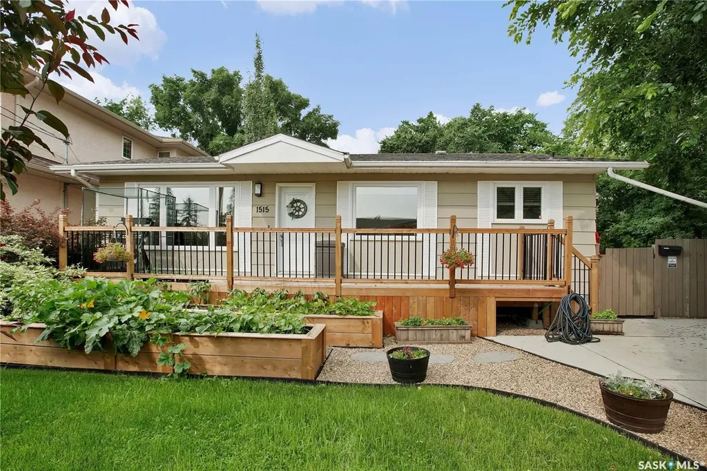 1515 Crerar Drive Saskatoon SK S7M 4R8