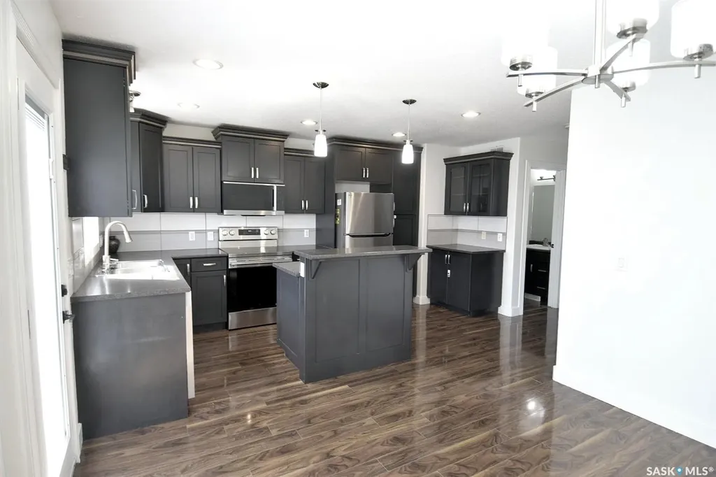 242 Geary Crescent Saskatoon SK S7R 0E6