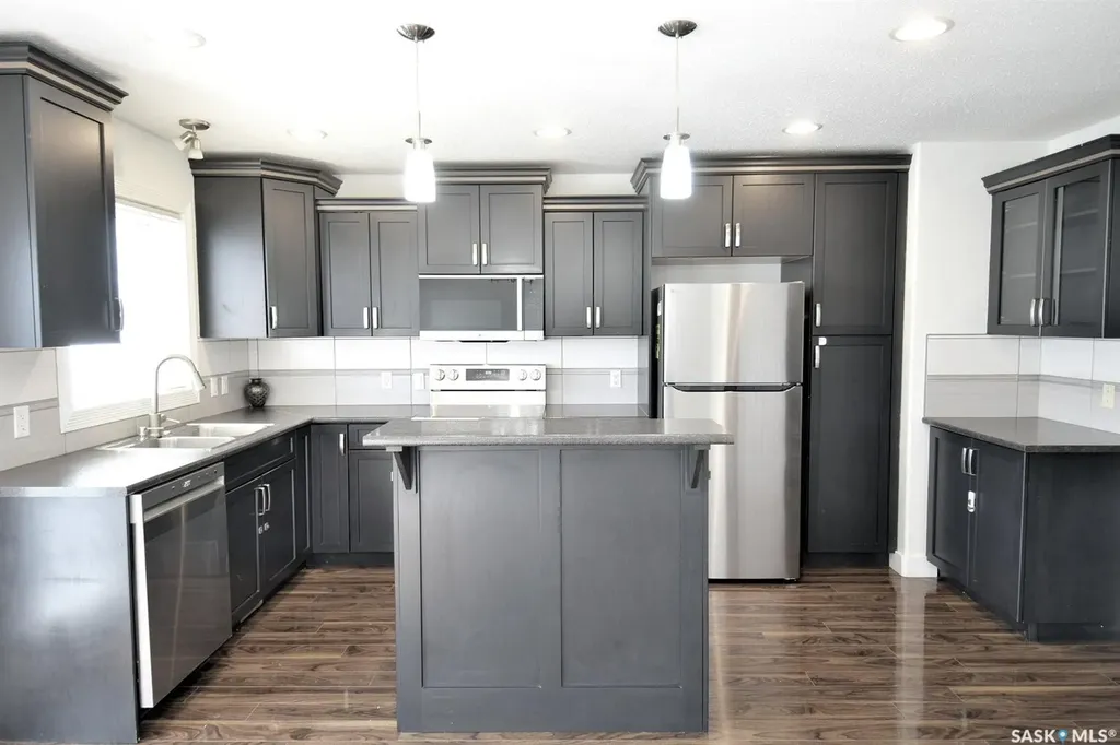 242 Geary Crescent Saskatoon SK S7R 0E6