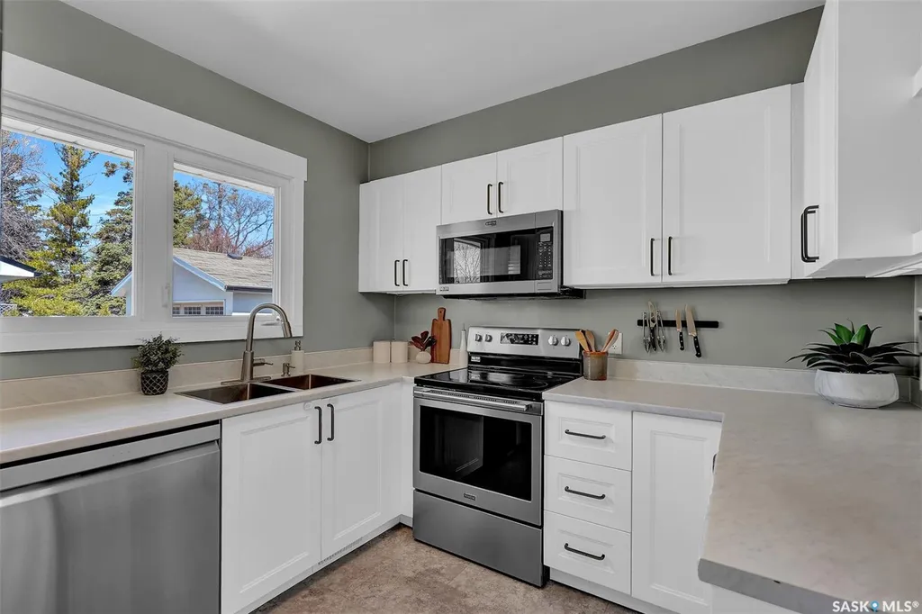 2050 Jubilee Avenue Regina SK S4S 3T8