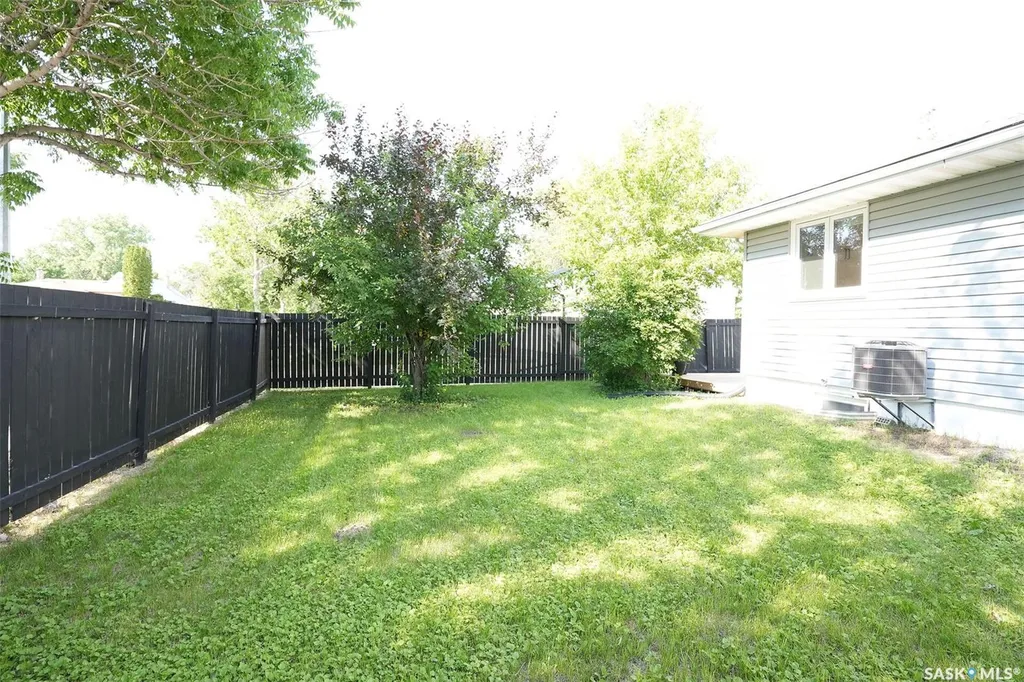 2050 Jubilee Avenue Regina SK S4S 3T8