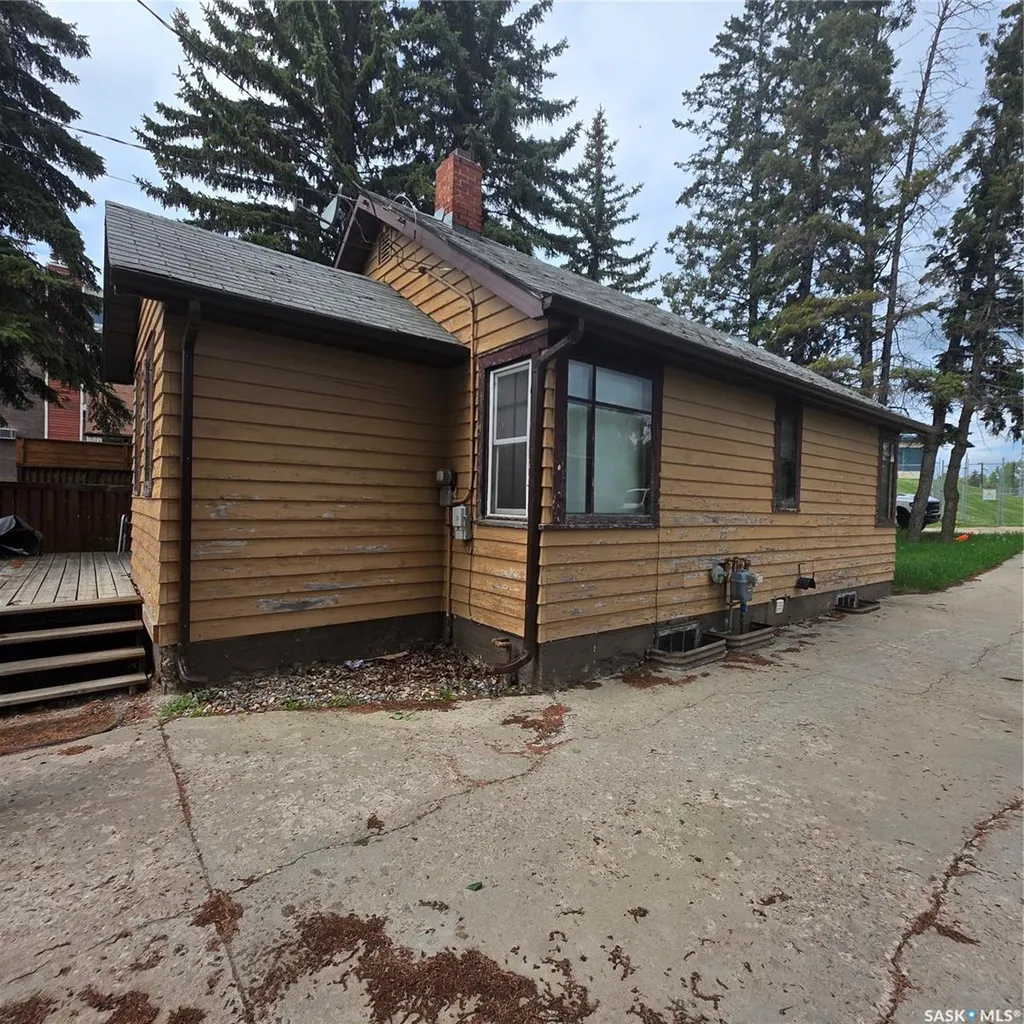 155 23rd Street W Prince Albert SK S6V 4L5