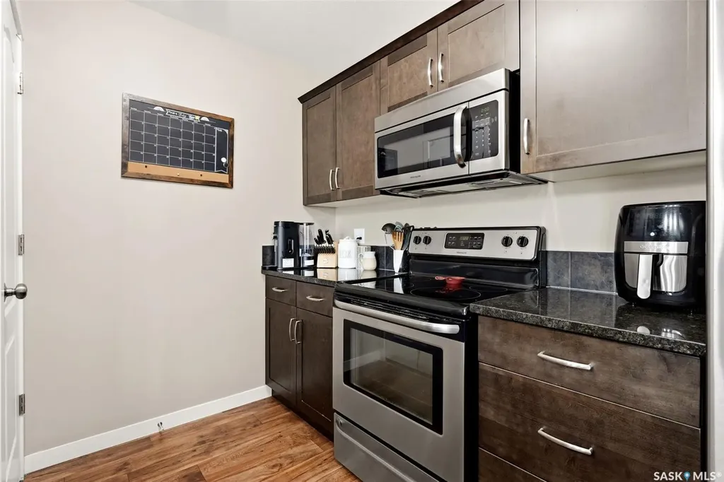 1209 Grey Street Regina SK S4T 1G7
