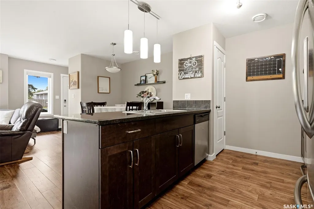 1209 Grey Street Regina SK S4T 1G7
