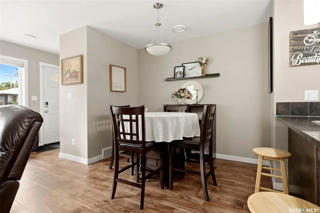 1209 Grey Street Regina SK S4T 1G7