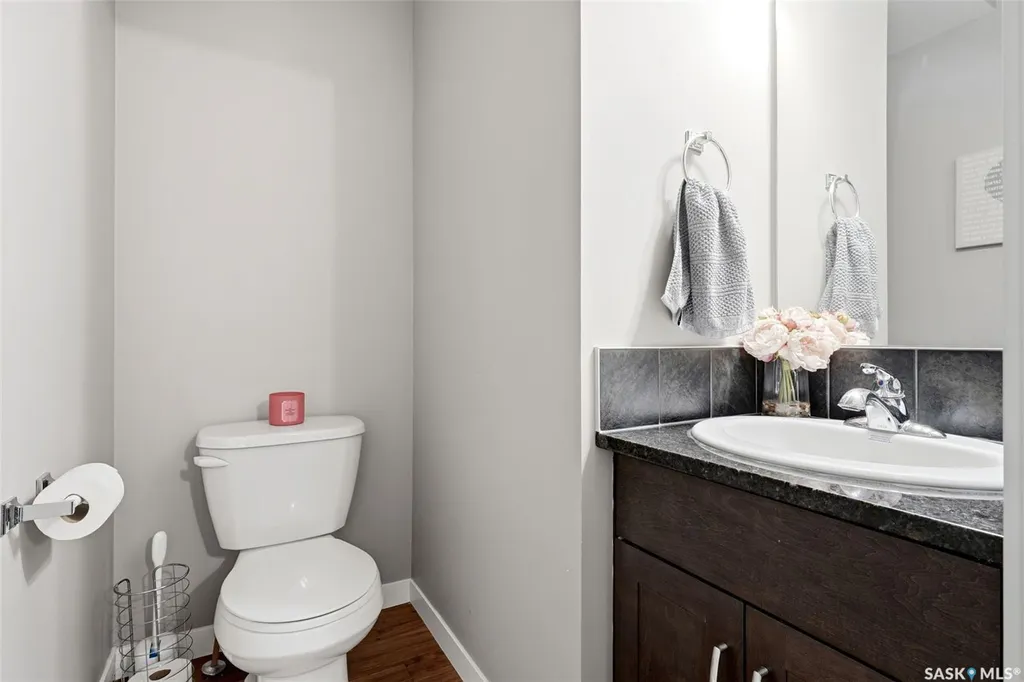 1209 Grey Street Regina SK S4T 1G7