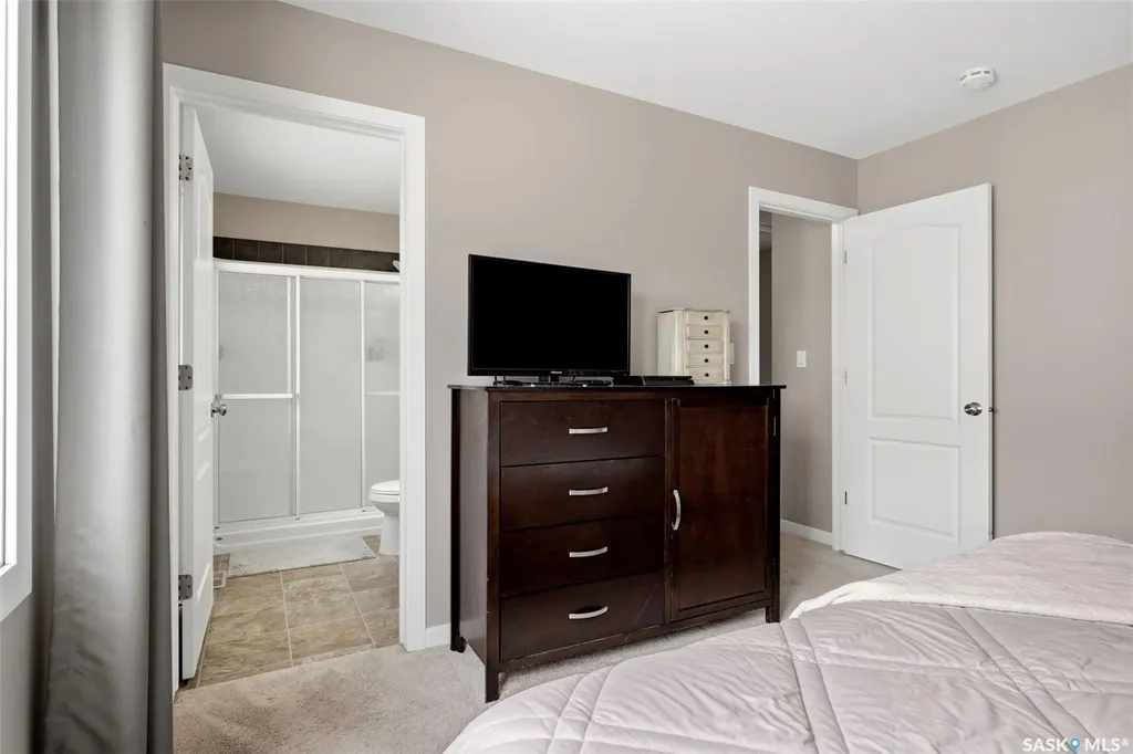 1209 Grey Street Regina SK S4T 1G7