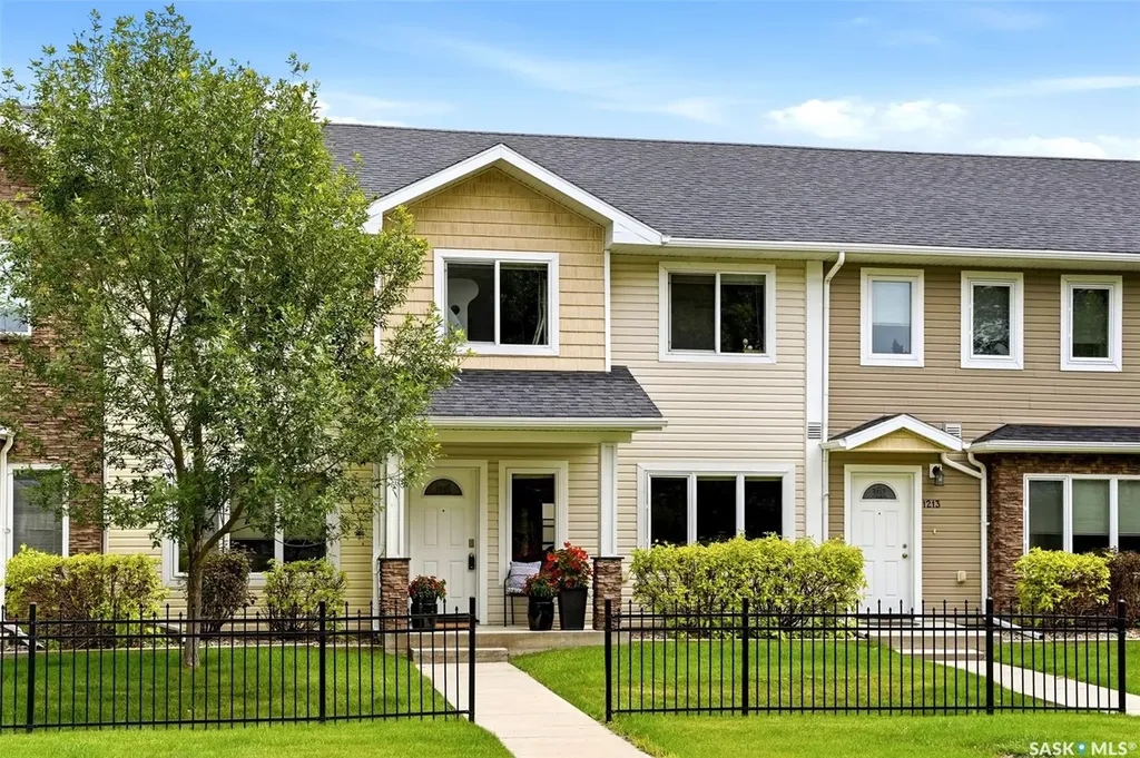 1209 Grey Street Regina SK S4T 1G7