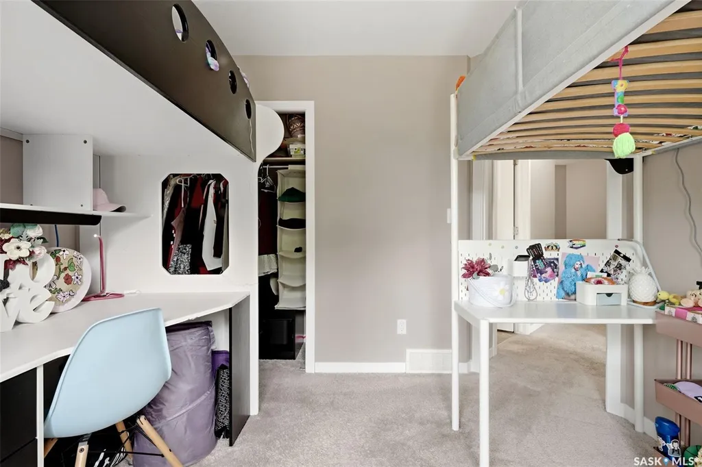 1209 Grey Street Regina SK S4T 1G7