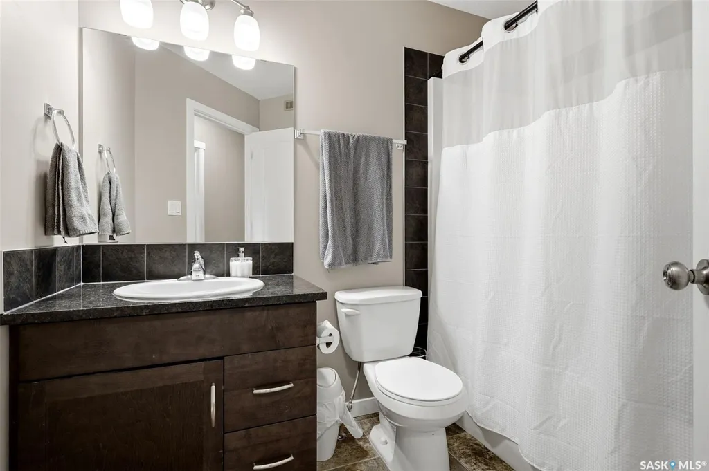 1209 Grey Street Regina SK S4T 1G7