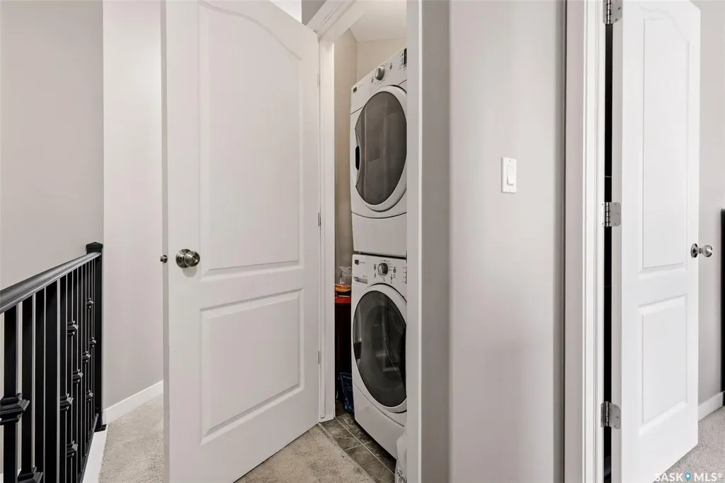 1209 Grey Street Regina SK S4T 1G7