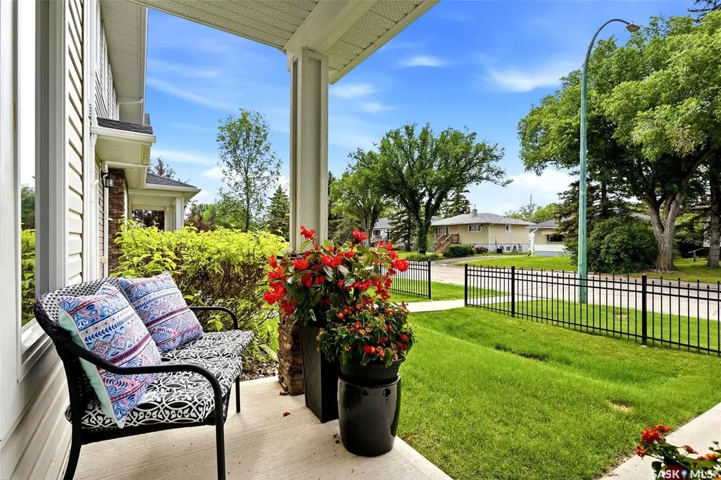 1209 Grey Street Regina SK S4T 1G7