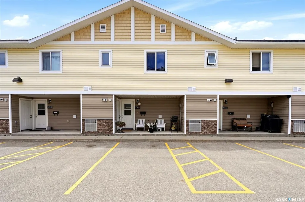 1209 Grey Street Regina SK S4T 1G7