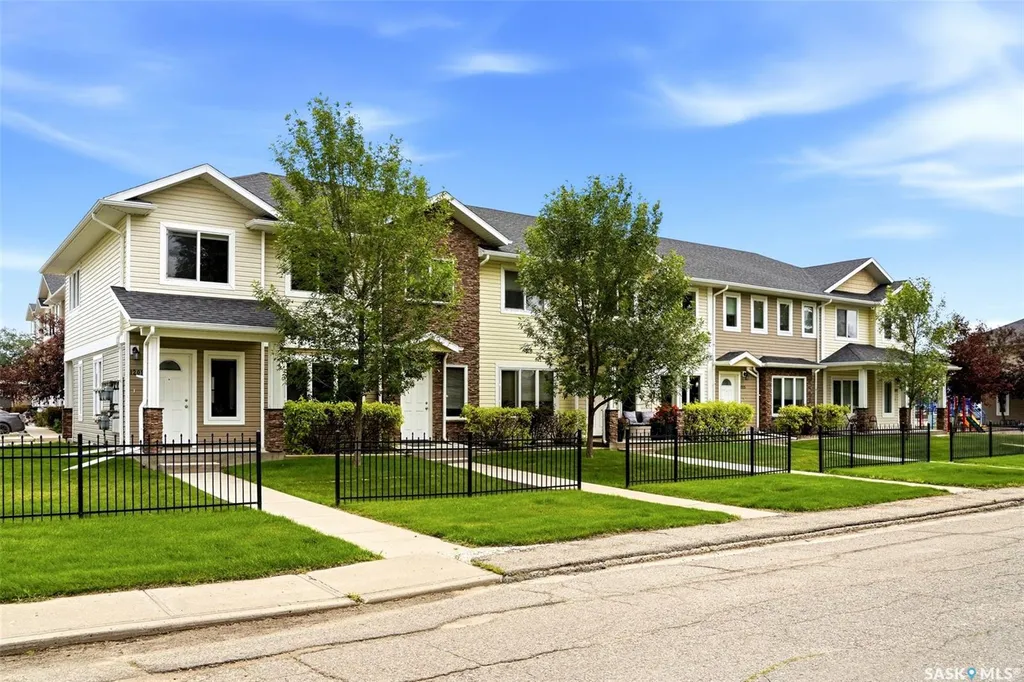 1209 Grey Street Regina SK S4T 1G7