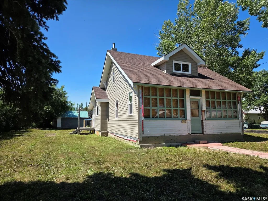 304 1st Avenue Craik SK S0G 0V0