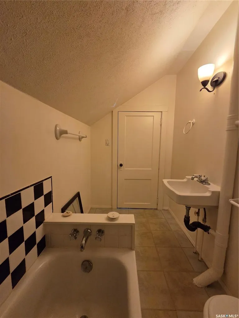 304 1st Avenue Craik SK S0G 0V0