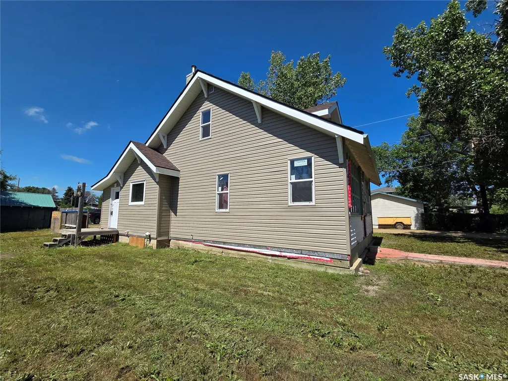 304 1st Avenue Craik SK S0G 0V0