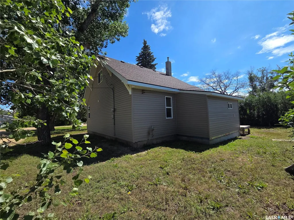 304 1st Avenue Craik SK S0G 0V0