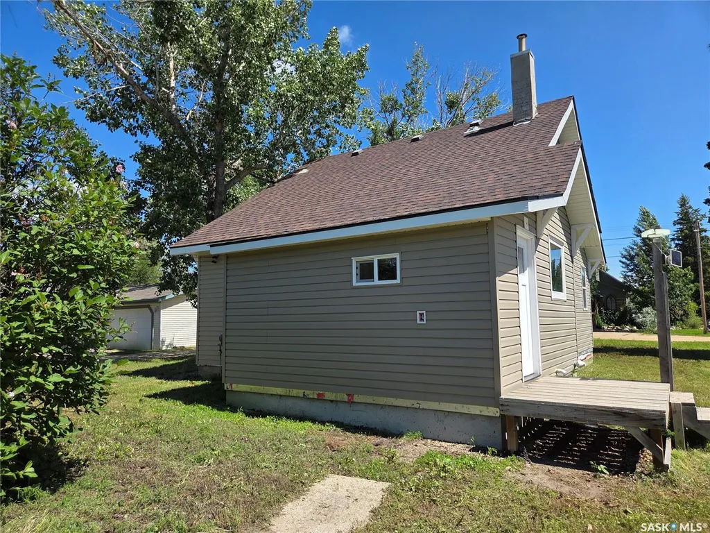 304 1st Avenue Craik SK S0G 0V0