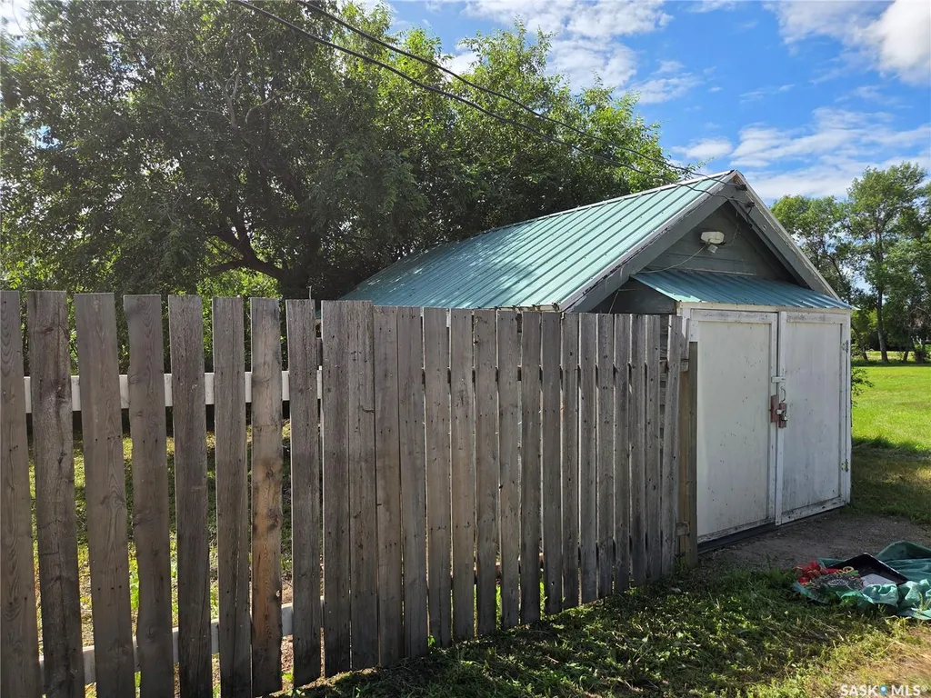 304 1st Avenue Craik SK S0G 0V0