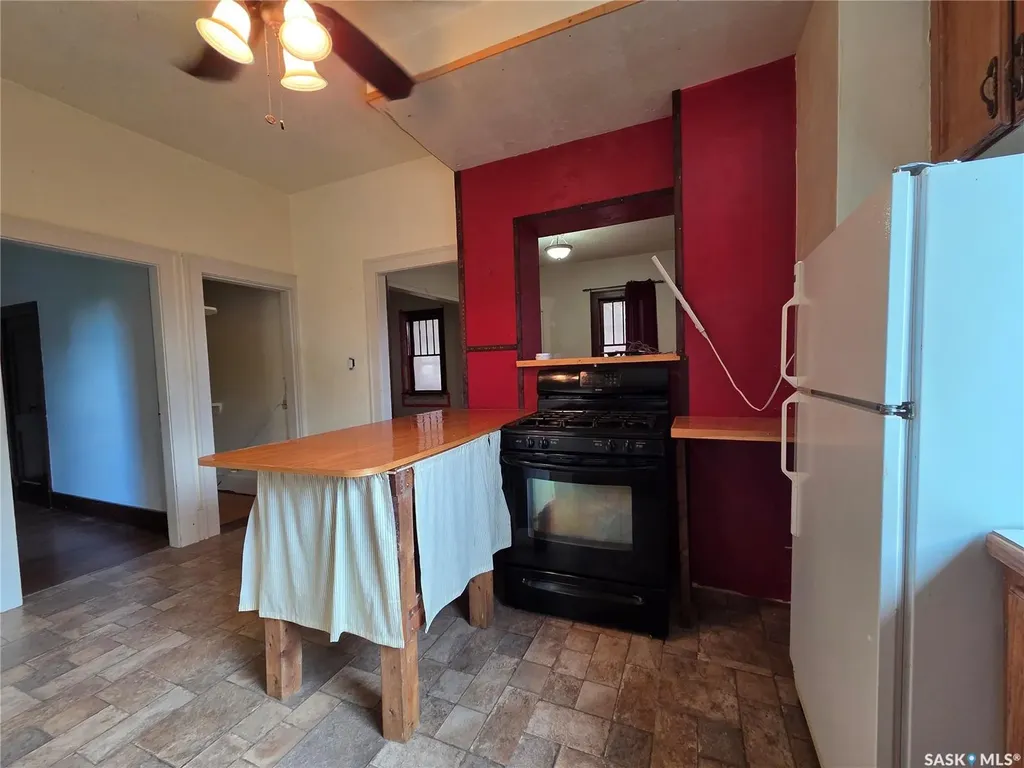 304 1st Avenue Craik SK S0G 0V0
