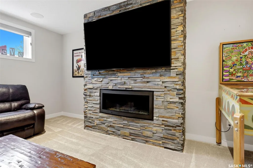 4410 Sage Crescent E Regina SK S4V 3H7