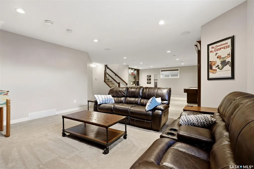 4410 Sage Crescent E Regina SK S4V 3H7