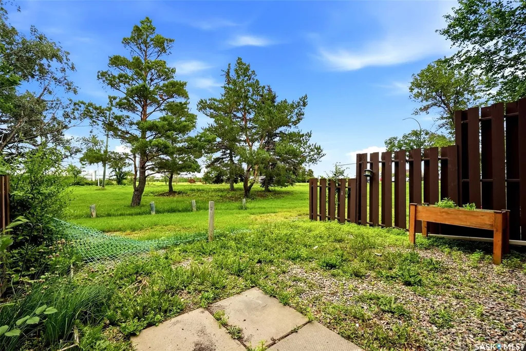 3828 Castle Road Regina SK S4S 4V9