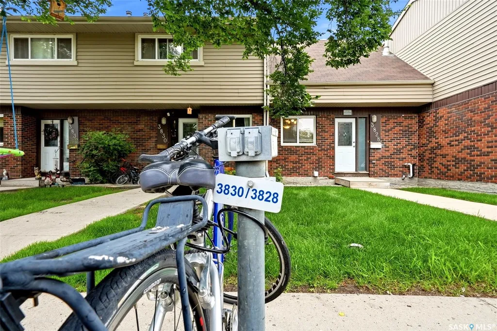3828 Castle Road Regina SK S4S 4V9