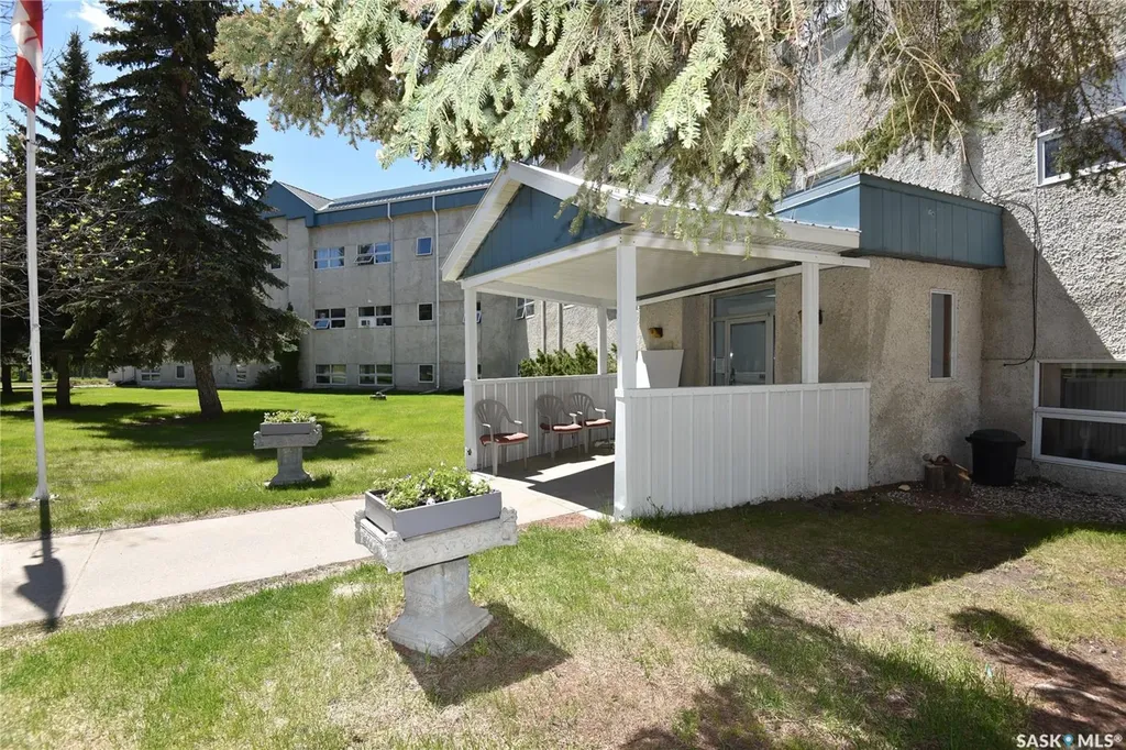 102 Manor Drive Nipawin SK S0E 1E0