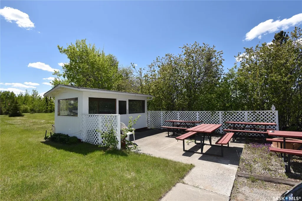 102 Manor Drive Nipawin SK S0E 1E0
