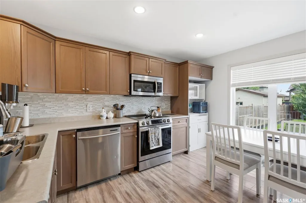 911 Glenview Cove Martensville SK S0K 0A2