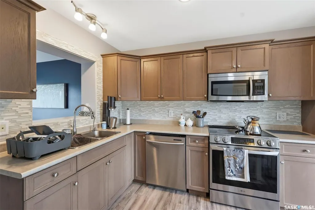 911 Glenview Cove Martensville SK S0K 0A2