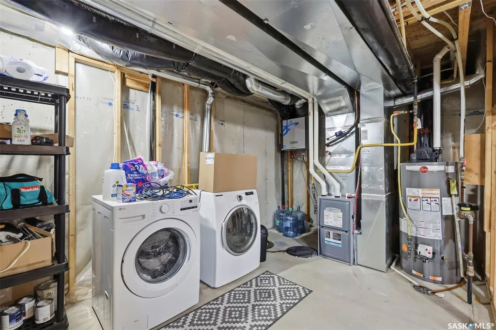 911 Glenview Cove Martensville SK S0K 0A2