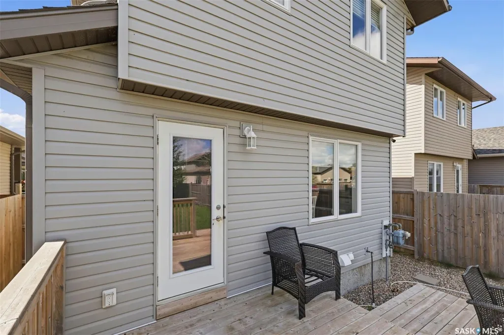 911 Glenview Cove Martensville SK S0K 0A2
