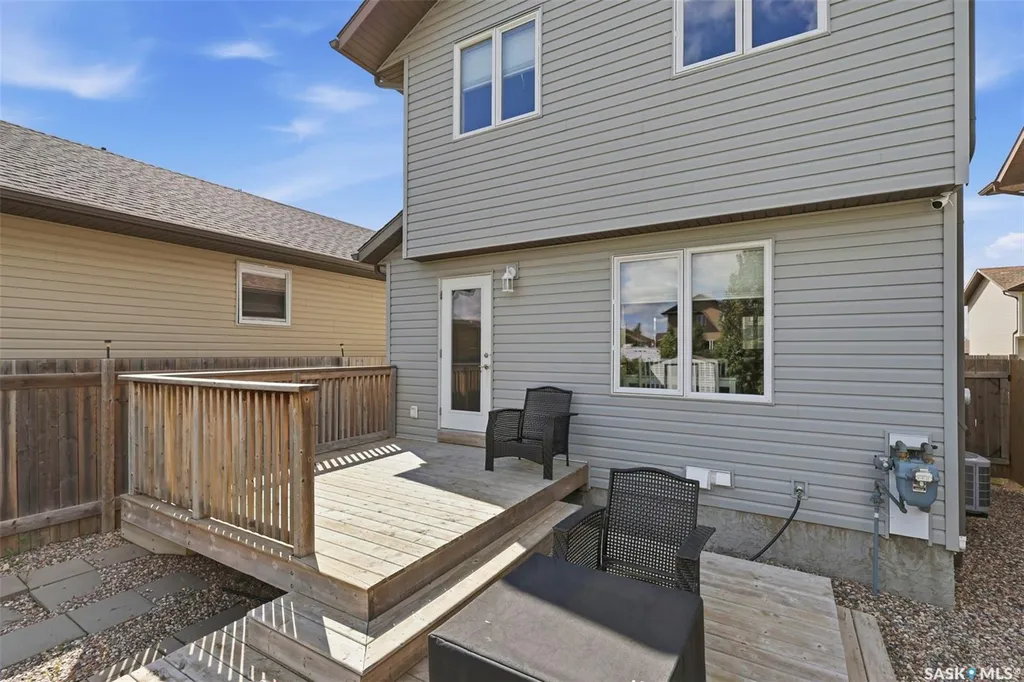 911 Glenview Cove Martensville SK S0K 0A2