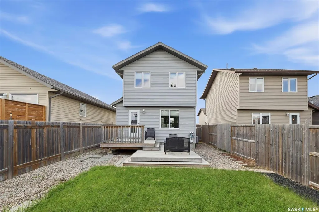 911 Glenview Cove Martensville SK S0K 0A2