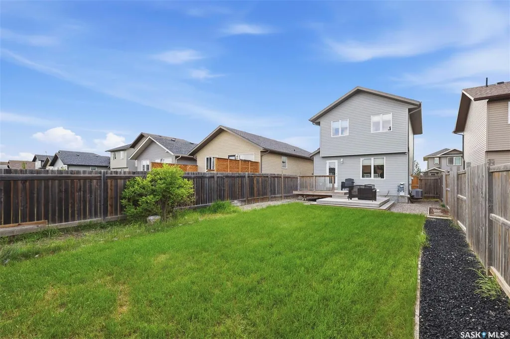 911 Glenview Cove Martensville SK S0K 0A2