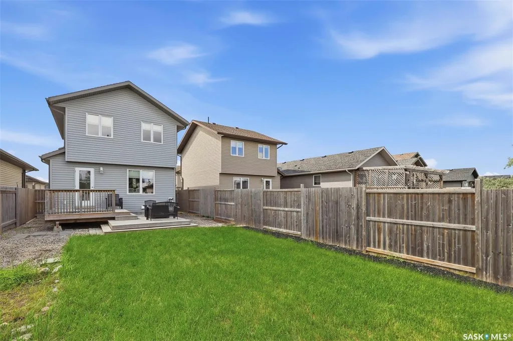 911 Glenview Cove Martensville SK S0K 0A2