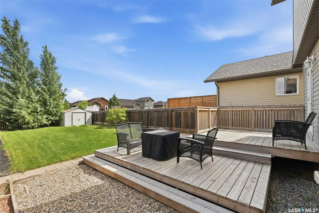911 Glenview Cove Martensville SK S0K 0A2