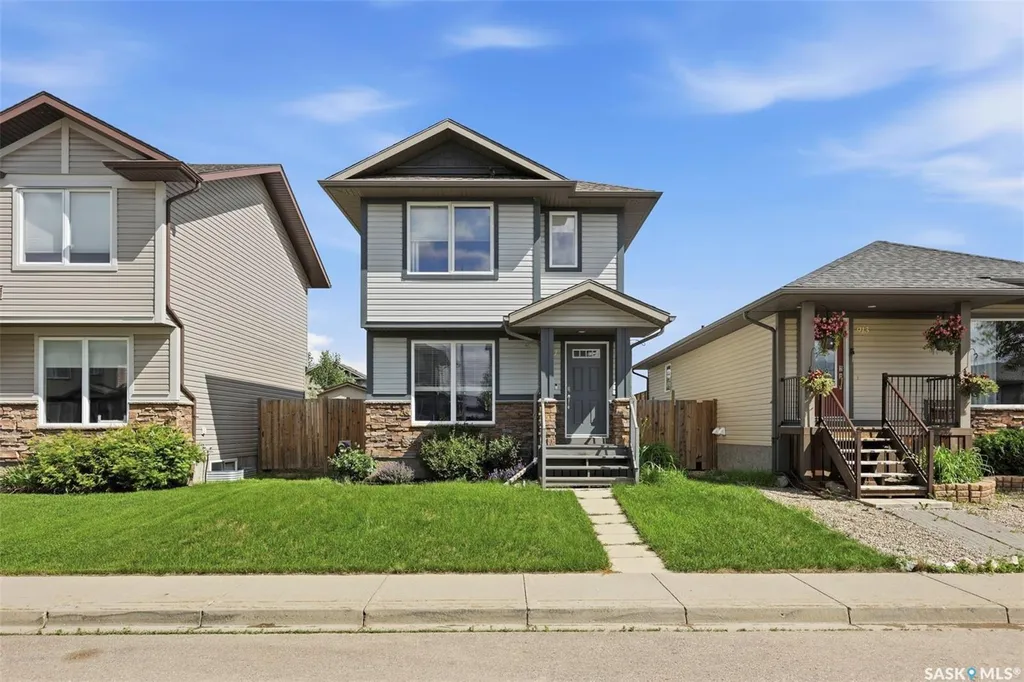 911 Glenview Cove Martensville SK S0K 0A2