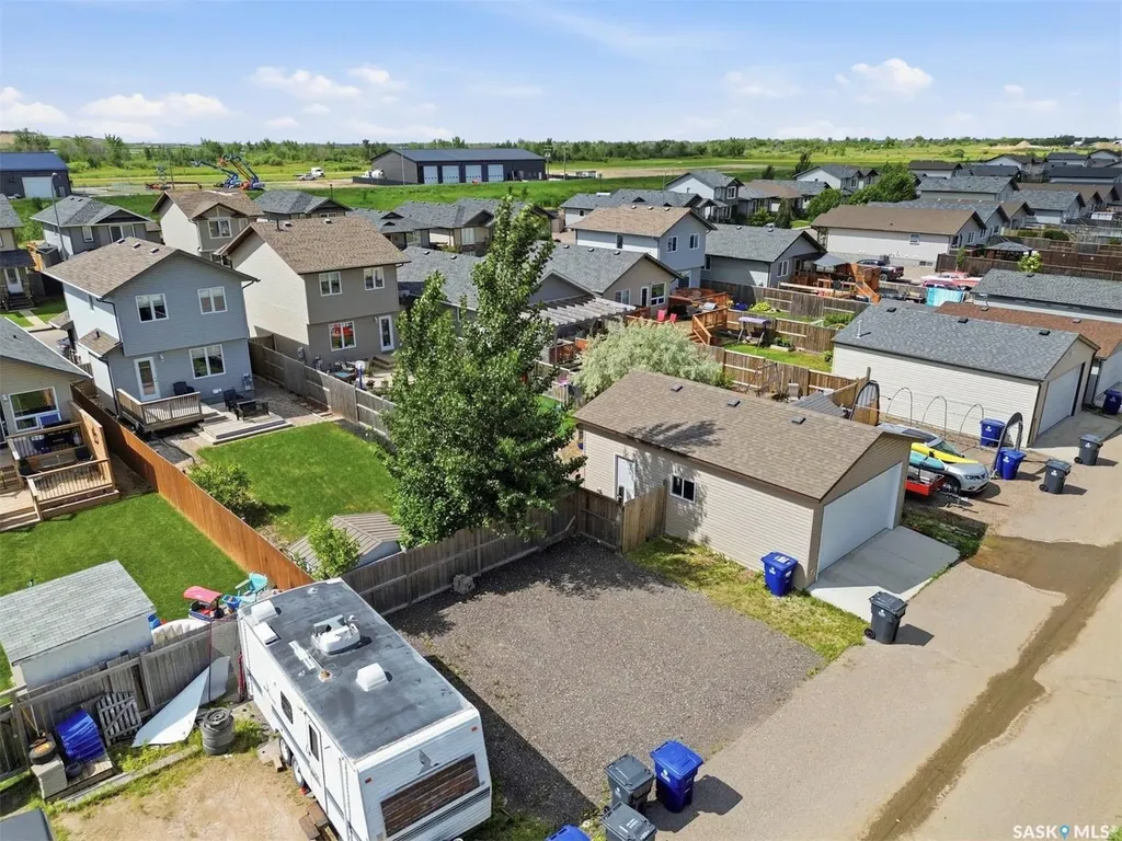 911 Glenview Cove Martensville SK S0K 0A2