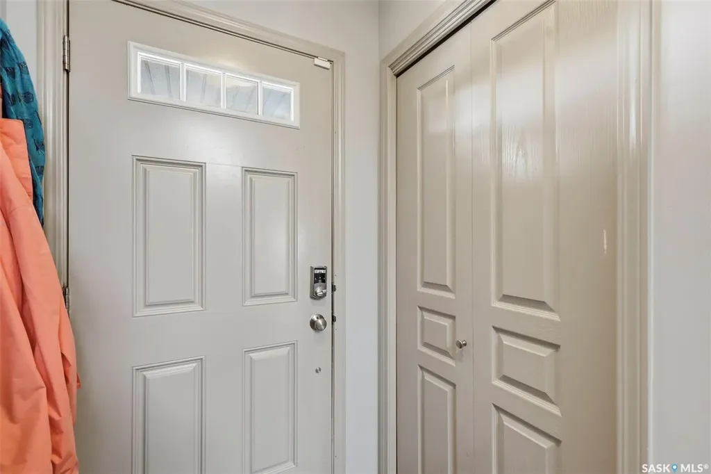 911 Glenview Cove Martensville SK S0K 0A2
