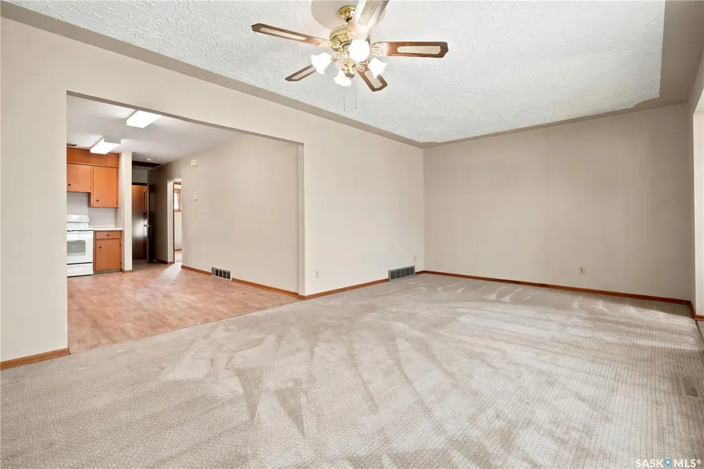 2124 Elliott Street Regina SK S4N 3H2