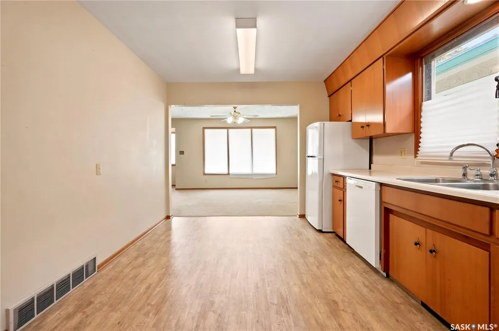 2124 Elliott Street Regina SK S4N 3H2