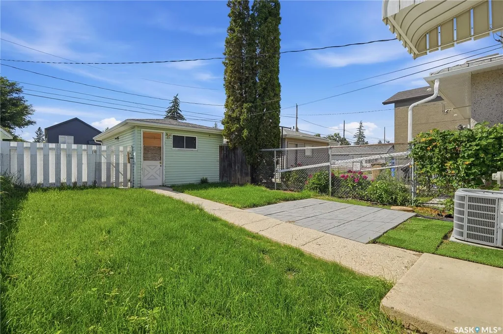 2124 Elliott Street Regina SK S4N 3H2