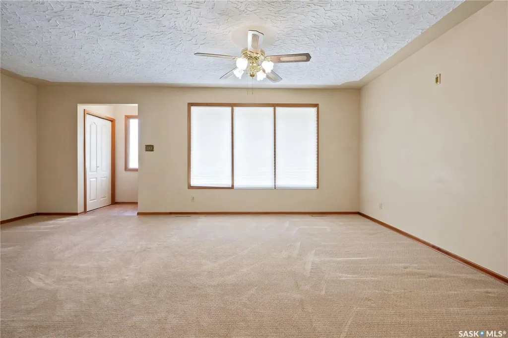 2124 Elliott Street Regina SK S4N 3H2