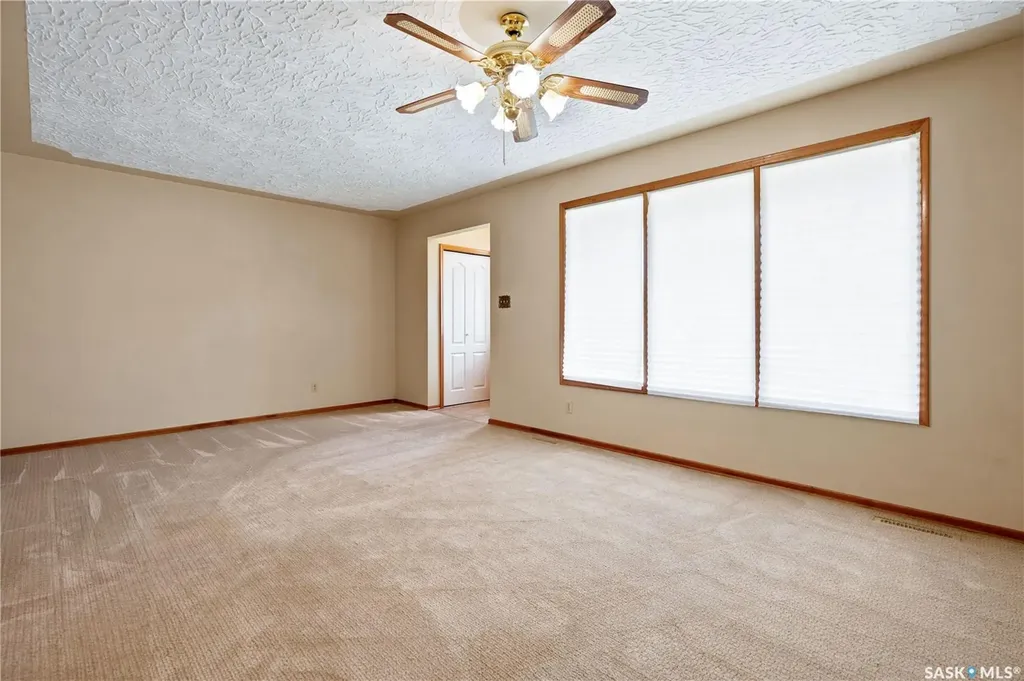 2124 Elliott Street Regina SK S4N 3H2